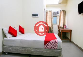OYO 442 Ipark Hotel allows 18 year olds to book a room