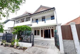 SPOT ON 1942 Asia Residence allows 18 year olds to book a room