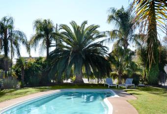 Billabong Motel allows 18 year olds to book a room