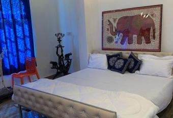 Boraj Haveli Guest House has Smoking/Balcony rooms