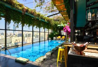 The Smallville Hotel has Balcony rooms