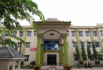 OYO 1400 Barat Residence Syariah allows 18 year olds to book a room