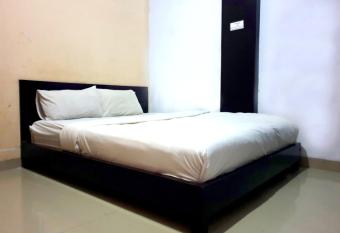 Grand Azizah Makassar RedPartner allows 18 year olds to book a room