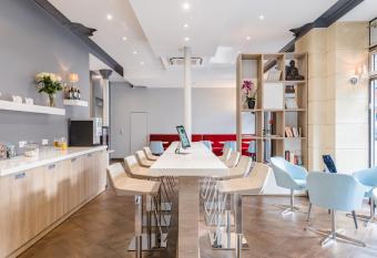 Grand H  tel Clichy Paris allows 18 year olds to book a room