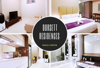 Sky Pool Elegant Suite @ Sri Hartamas has rooms with a private hot tub