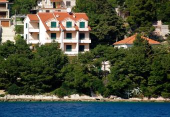 Apartments Vala has Balcony rooms