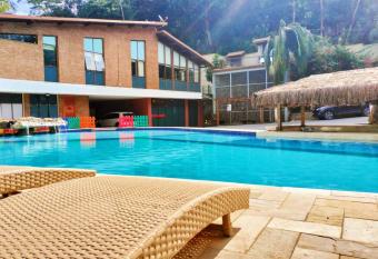 Pousada Vale do Sol allows 18 year olds to book a room