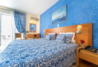 Avra Hotel allows 18 year olds to book a room