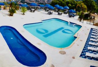 HOTEL GIRON CAMPESTRE allows 18 year olds to book a room