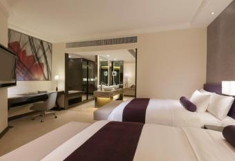 Gateway Hotel, Marco Polo allows 18 year olds to book a room