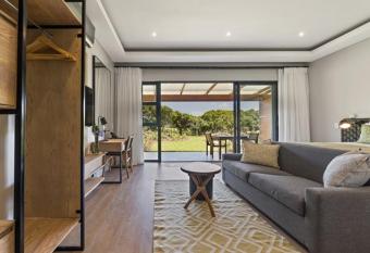 Hotel Olivewood allows 18 year olds to book a room