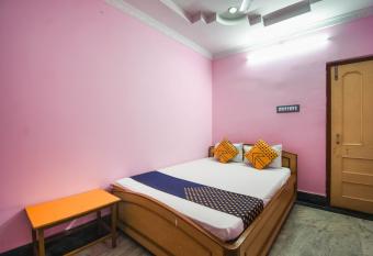 OYO Hotel Hotel Rajamahal allows 18 year olds to book a room