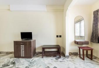 SPOT ON 63792 Vaasthu Inn allows 18 year olds to book a room