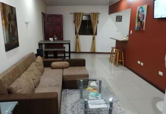 Aptos Casa Caribe, habitaciones privadas en aptos compartidos & aptos completos con auto entrada allows 18 year olds to book a room