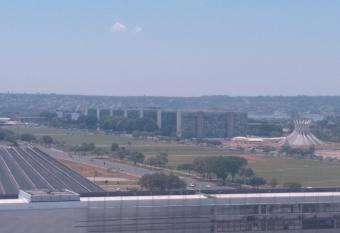 Vision Executivo Express com Smart TV allows 18 year olds to book a room