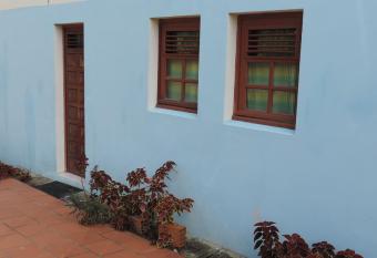 Chez R  gine allows 18 year olds to book a room