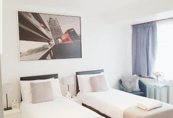 The 55 has Balcony rooms