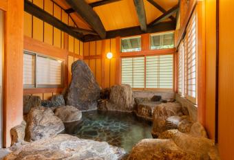 Akizuki Kuoritei allows 18 year olds to book a room