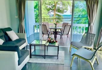 THE BEACH CHA AM Suites has Balcony rooms
