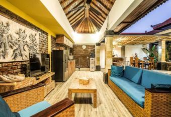 Private 3 Bedroom Pool Villa, 3 Bath tubs & Hammock in Seminyak has Balcony rooms