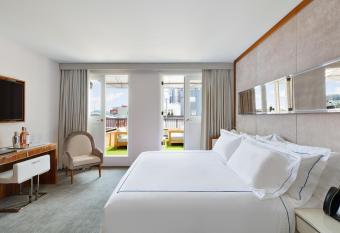 33 Hotel, New York City, Seaport has Balcony rooms