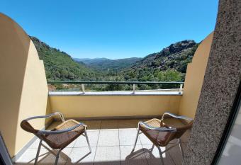 Hotel Miracastro has Balcony rooms