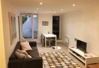 Eugene-Stockholm allows 18 year olds to book a room