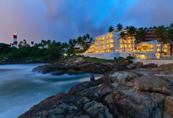 Rockholm at the Light House Beach allows 18 year olds to book a room