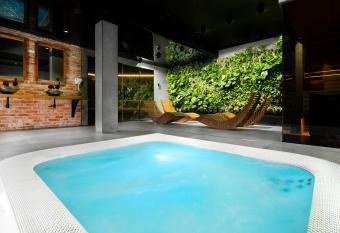 Green Deer Premium allows 18 year olds to book a room