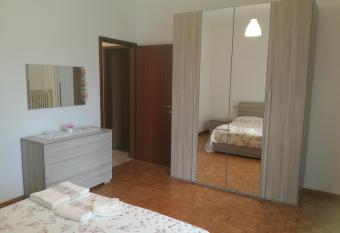 LA SISTEMAZIONE BRILLANTINO SILVER has Balcony rooms