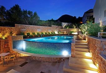 Boutique Hotel Bol has Balcony rooms