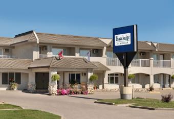 Travelodge by Wyndham Edson allows 18 year olds to book a room