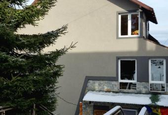 Pensiunea Allma allows 18 year olds to book a room