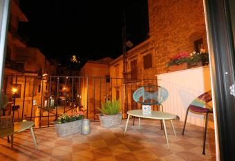Torre s Camere & caff   has Balcony rooms