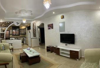 Amro Petra Apartment has Balcony rooms