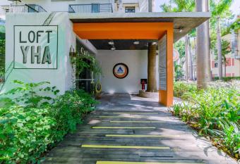 Shenzhen Loft Youth Hostel has Balcony rooms