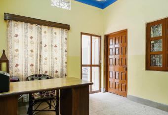 SPOT ON 60987 Cherish Guest House allows 18 year olds to book a room