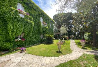 Voltapensieri allows 18 year olds to book a room