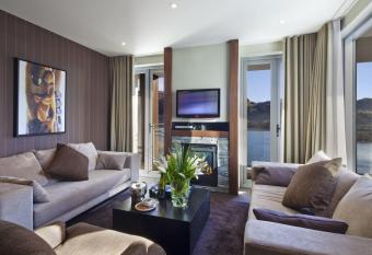 Queenstown Village Apartments has Balcony rooms