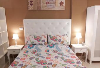 Apartamento TRISTANA allows 18 year olds to book a room