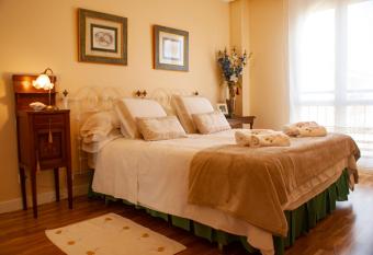 Room Elciego allows 18 year olds to book a room