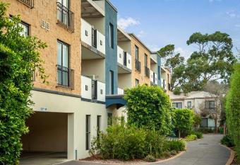 Oceanic on Thompson Apartments allows 18 year olds to book a room