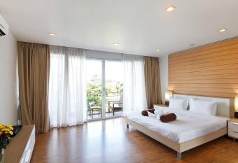 2br Condo 5min To Beach 2swimming Pools Sea View allows 18 year olds to book a room