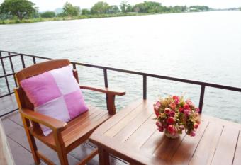 Tara Raft allows 18 year olds to book a room