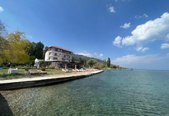 Hotel Victoria has Balcony rooms