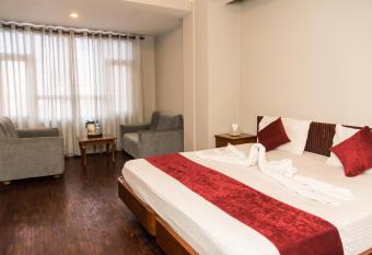 Mystic Homes Apartment has rooms with a private hot tub