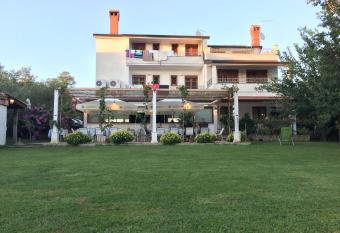 Vera Bed and Breakfast has Balcony rooms