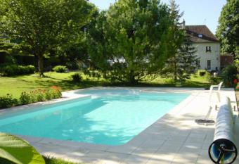 Le Moulin Garnier has Balcony rooms