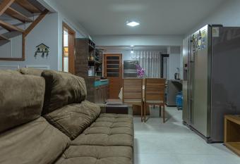 Apartamento Completo de 2 quartos em Gramado allows 18 year olds to book a room