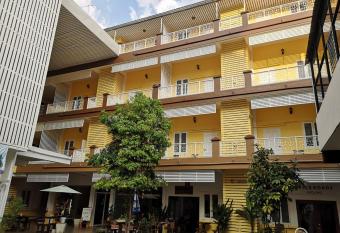 Sri Krungthep Hotel has Balcony rooms